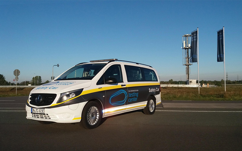 [Photo: Safety car]
