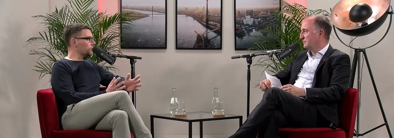 [[Foto: Micha Lesemann im Podcast mit Stephan Schneider]]
