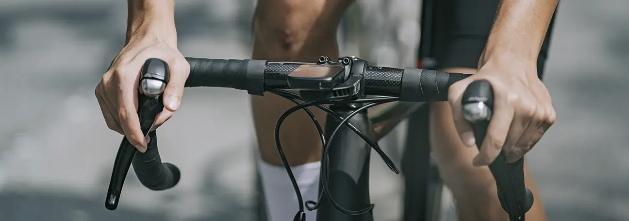 [[Photo: Cyclist]]
