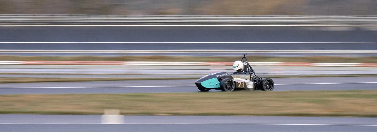 [[Foto: Drivers Eye Onboard Formula Student FSAE Testing]]