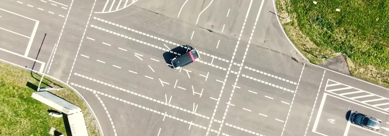 [Laufaufnahme auf Kreuzung am ATC]