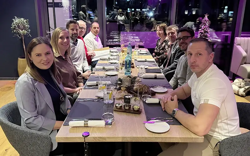 [Gruppenbild von (fast) allen Teammitgliedern]