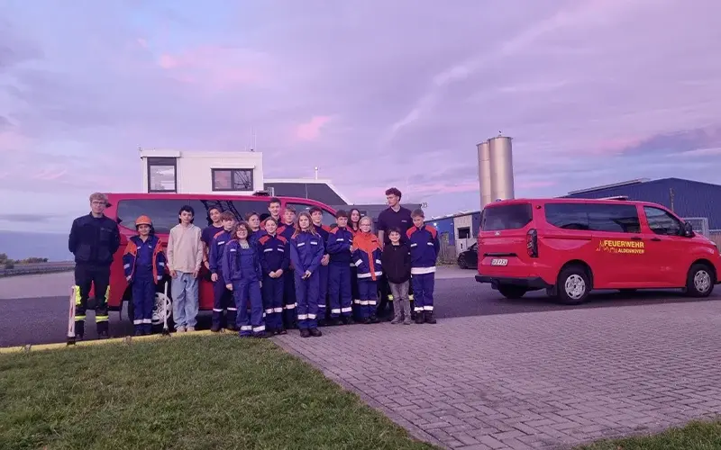 [Jugendfeuerwehr Aldenhoven beim Besuch des Aldenhoven Testing Centers]