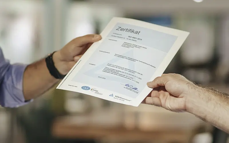 [Zertifikatübergabe]